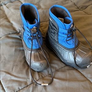 Columbia Kids' Vibrant Blue and Black Winter Boots